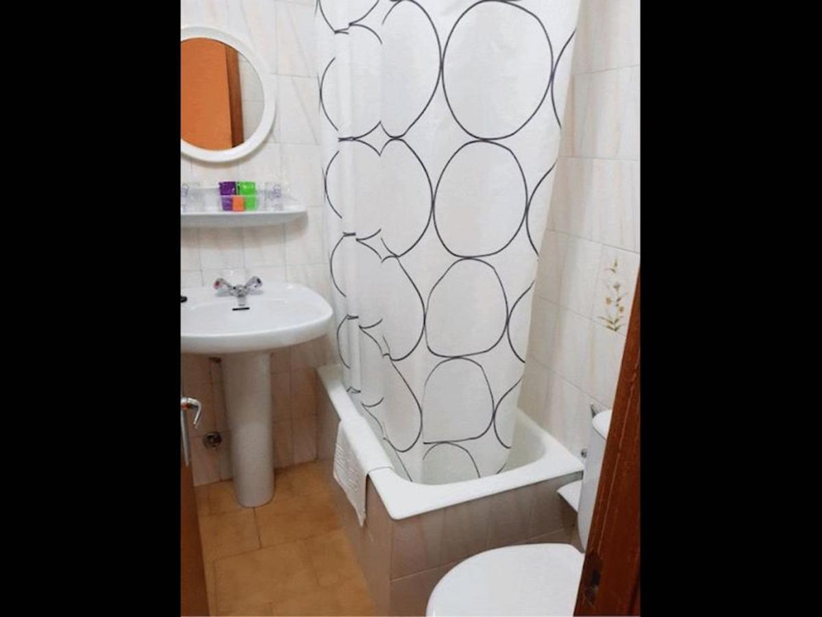 Room In Lodge - Double And Single Room - Pension Oria 2 Луарка Екстер'єр фото